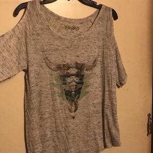 Shoulderless shirt